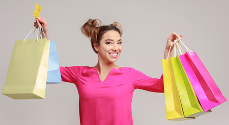 Google Shopping टैब लिस्टिंग के लिए उत्पाद फ़ीड अनुकूलन कैसे करें